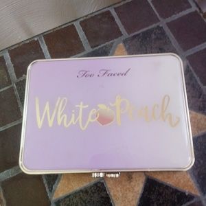 Too Faced White Peach eyeshadow pallet